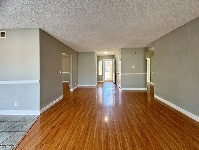 Foto del edificio - 7018 Montcliff Ave