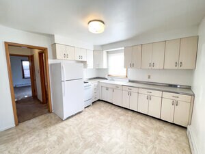 Kitchen - 1123 6th Ave E