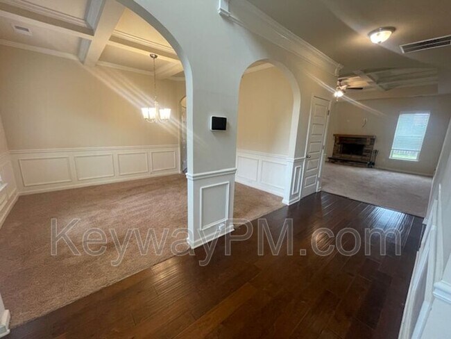 Foto del edificio - 5007 Vine Ln