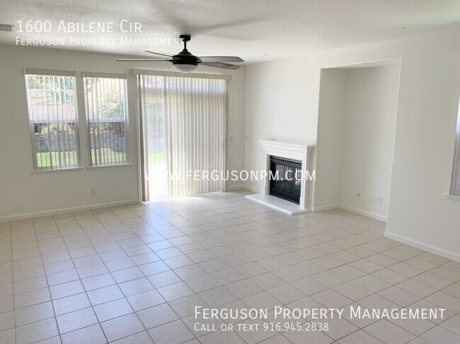Building Photo - Pet Friendly Solar Home in Whitney Ranch
