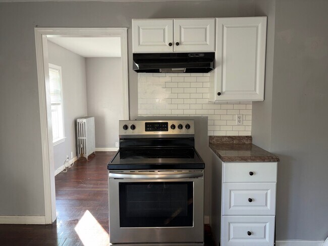 Foto del edificio - 588 Hartford Ave W