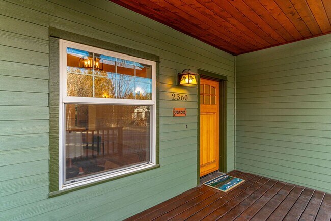 Building Photo - FOR RENT -  FULLY FURNISHED WESTSIDE HOME