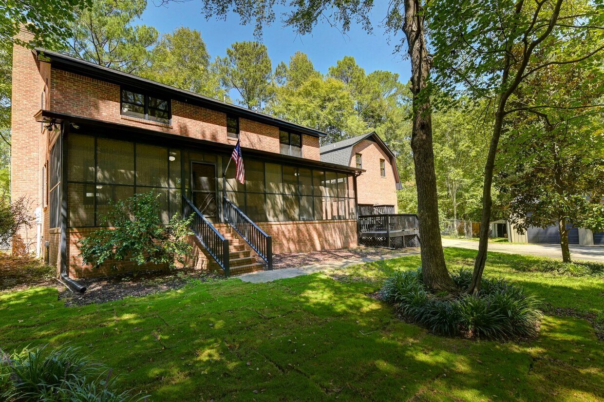 Foto principal - Stunning Home on 5 Acres in Chapin – Top-R...
