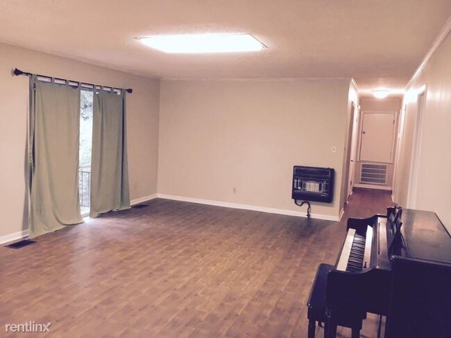 Foto del edificio - 3 br, 2 bath House - 307 Willow Rd