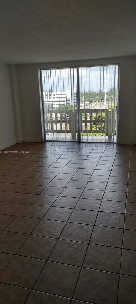 Foto del edificio - 15600 NW 7th Ave