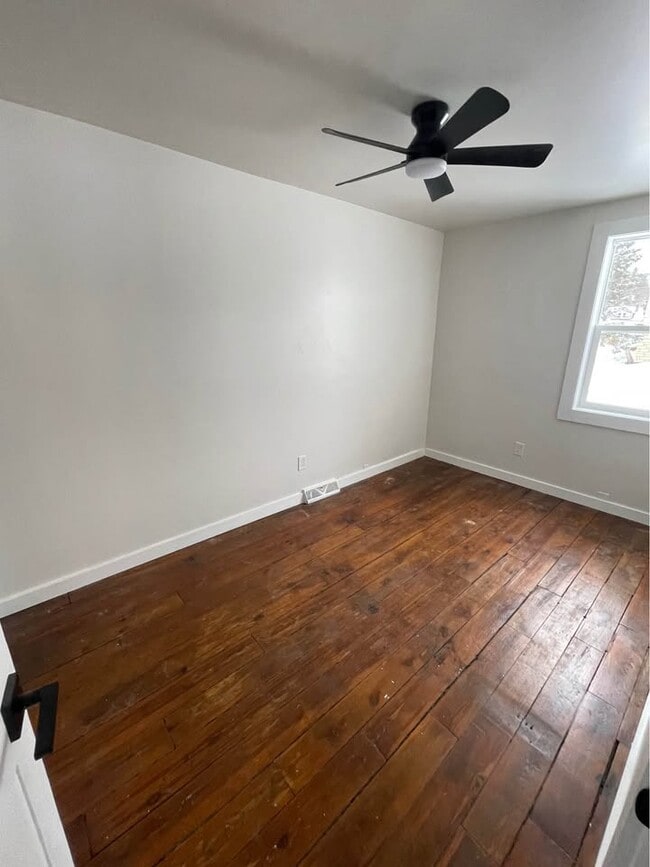 Building Photo - 401 W Hughitt St