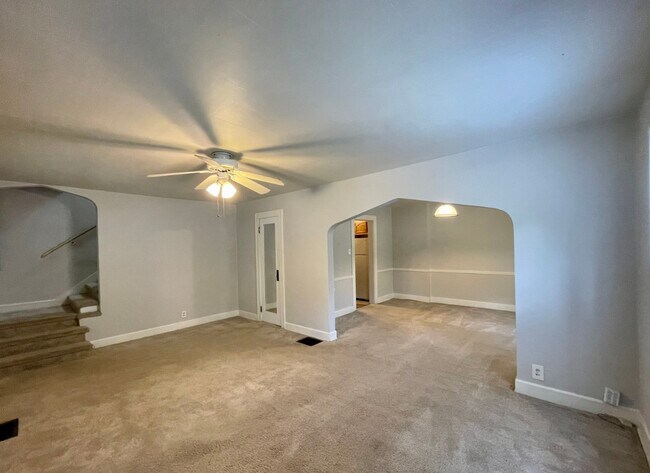 Building Photo - 5550 N College Ave
