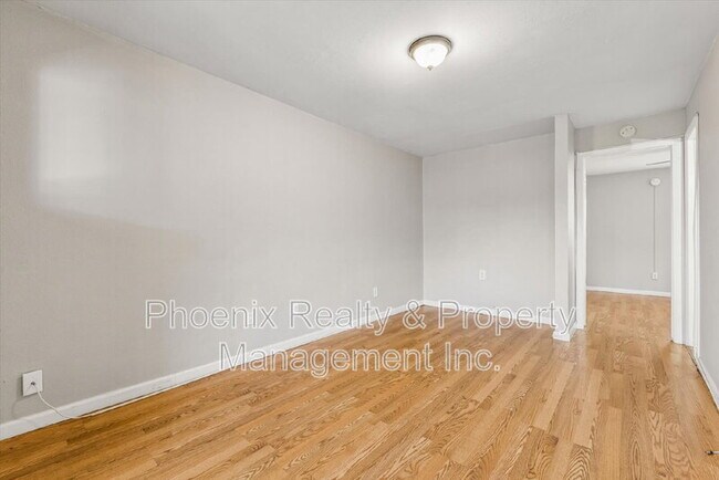 Foto del edificio - 3009 Madison Ave