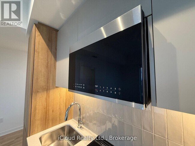 Photo du bâtiment - 20 All Nations Dr