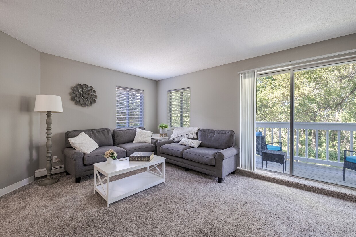 Foto principal - Royal Oaks Apartments
