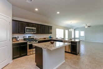 Building Photo - 9922 Southern Bayberry Dr