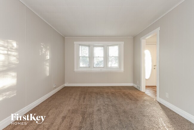 Building Photo - 425 Judson St