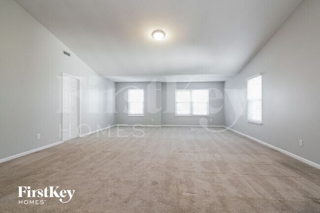 Building Photo - 7029 Halifax Ct