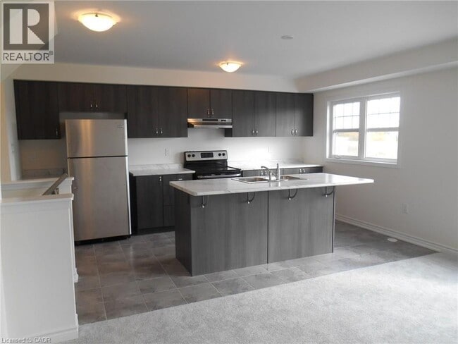 Photo du bâtiment - 15 Outlook Ter