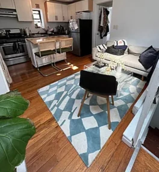 Foto del edificio - 740 Driggs Ave