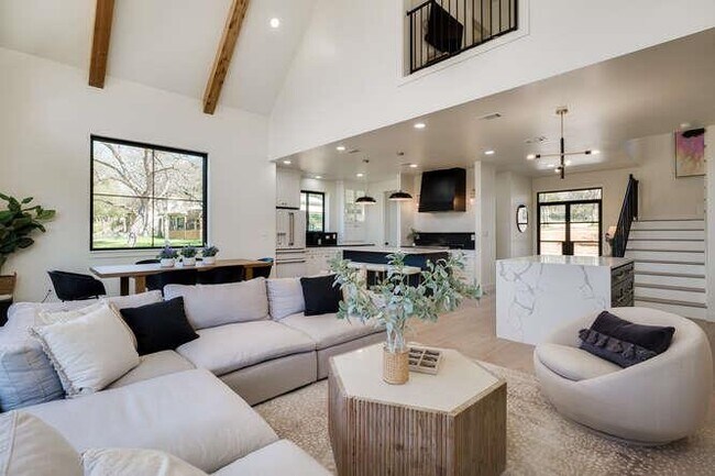 Building Photo - 614 Pecan Creek Dr