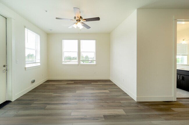 Foto del interior - Janie Apartments - Free internet!