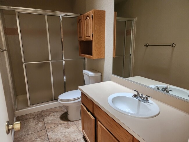 Building Photo - 2262 La Paloma Dr