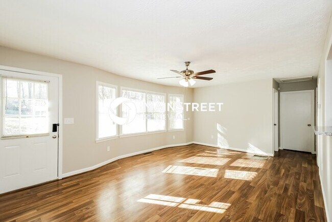 Building Photo - 3 Bedroom Pet-Friendly Home in DALLAS, GA ...