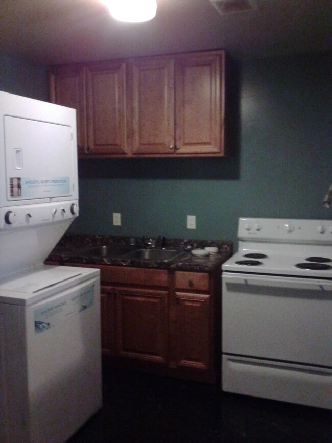 Building Photo - 1718 McCulloh St