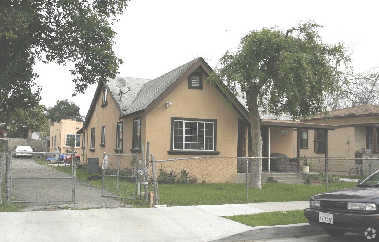Building Photo - 11507-11511 Medina Ct