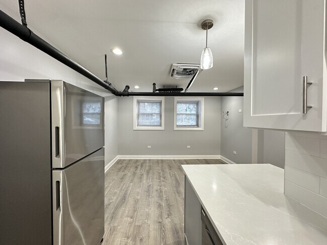 Foto del edificio - 1224 W Rosemont Ave