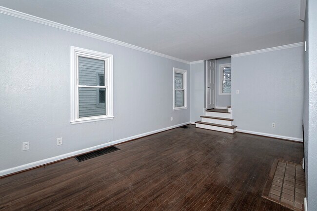 Building Photo - 4456 N Haven Ave