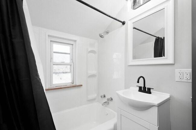 Foto del edificio - 826 Miller Ave