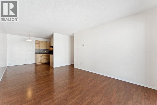 Photo du bâtiment - 777 W 7th Ave