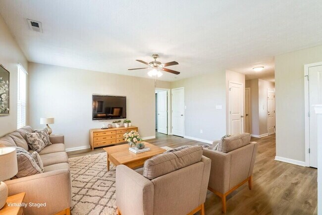 Foto del edificio - 15298 Royal Grove Dr