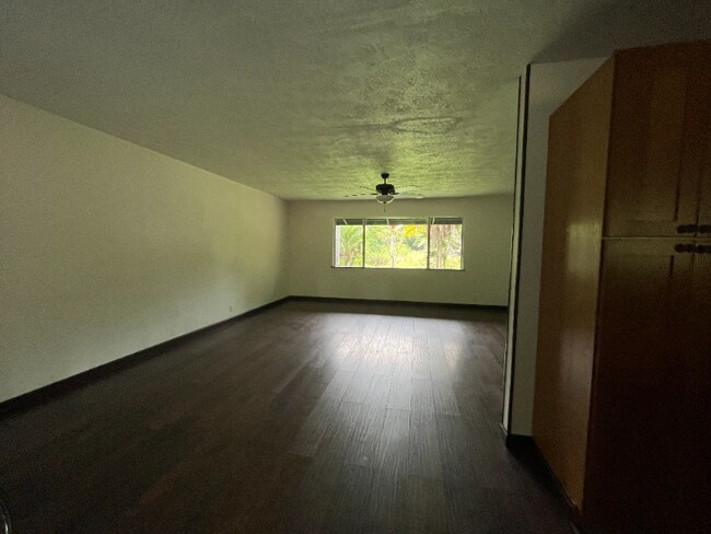 Foto del edificio - 16-256-256 E Kipimana St