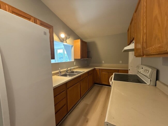 Building Photo - 12102 Belair Rd