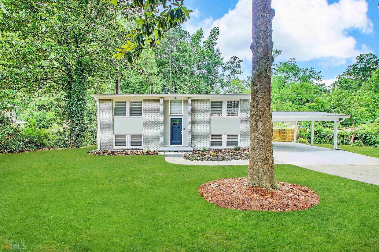 Primary Photo - 2680 Old Concord Rd SE