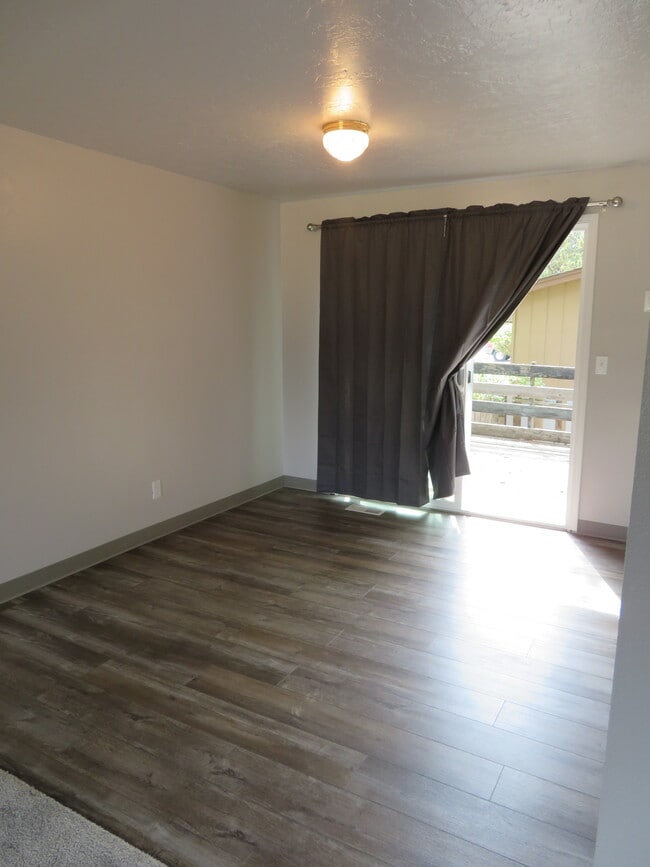 Dining Area - 2322 Brookside Dr