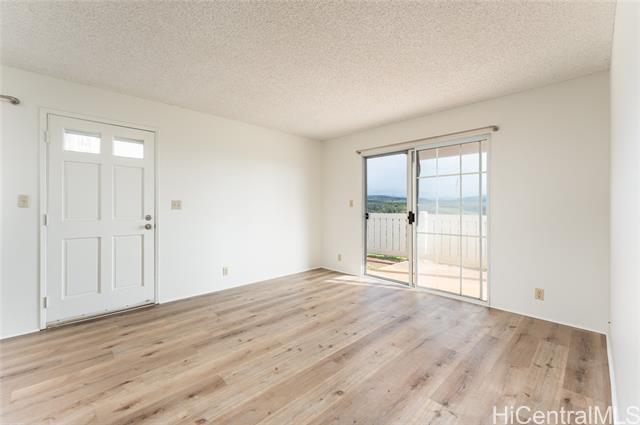 Foto del edificio - 94-105-105 Luluka Pl