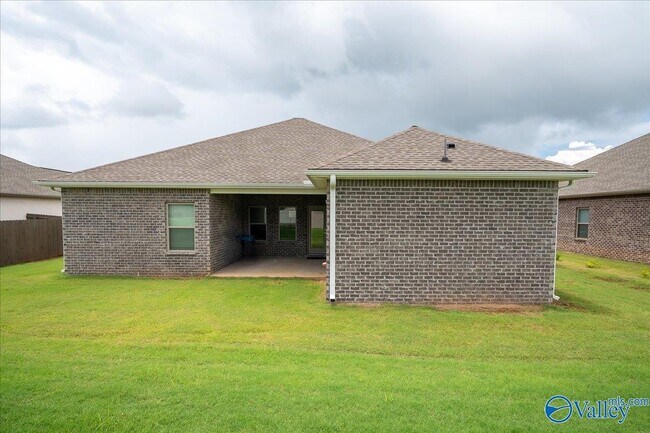 Foto del edificio - 14872 Demarie Ln