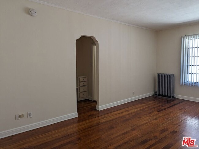Building Photo - 621 S Gramercy Pl