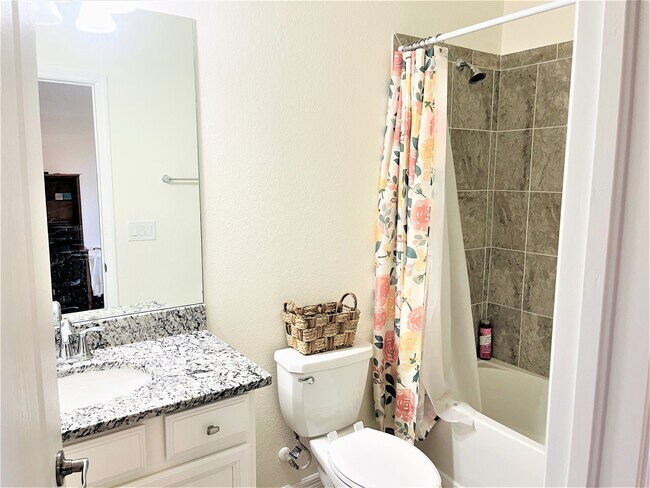 Foto del edificio - 9359 Foxglove Ln