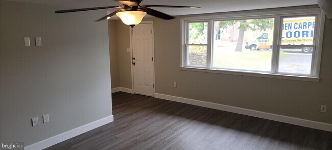 Building Photo - 562 Hulmeville Ave