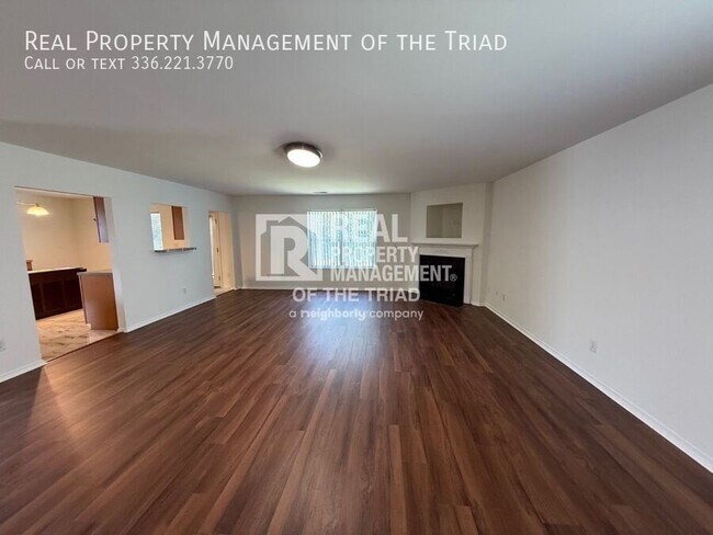 Foto del edificio - 4547 Brimmer Pl Dr