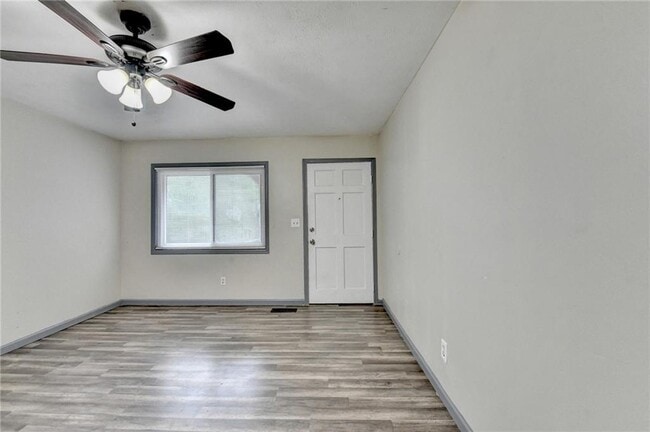 Building Photo - 103 Dogwood Ln