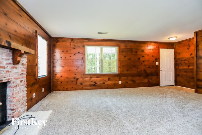 Foto del edificio - 6580 Short Rd