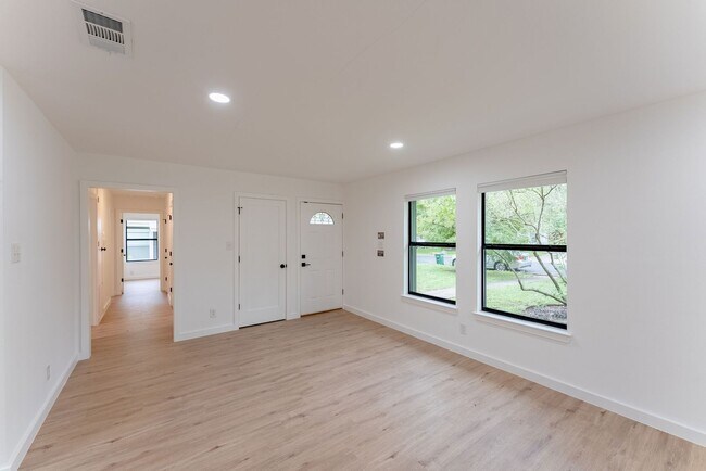 Building Photo - Discover Elevated Living: A Meticulously R...