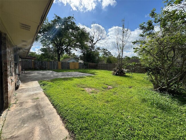 Building Photo - 6414 Bluestone Dr