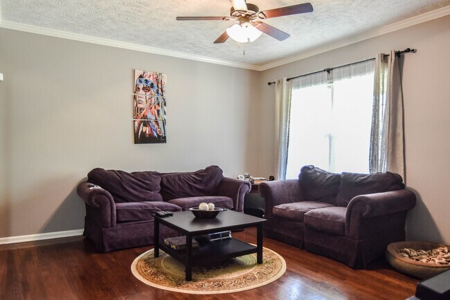 Foto del edificio - Three Bedroom in Sango!