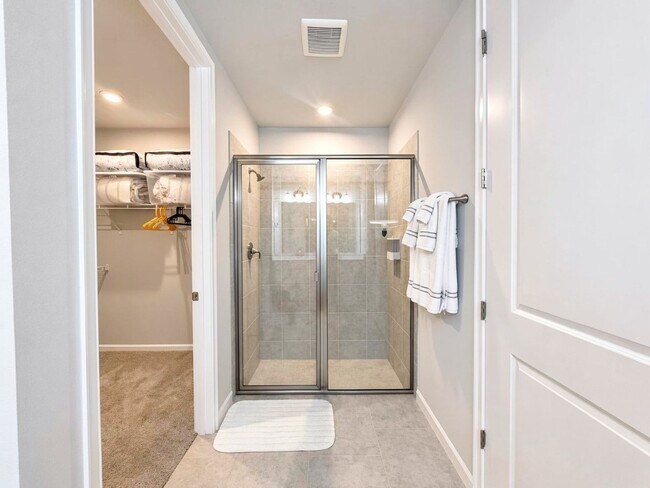 Building Photo - 4660 Arboretum Cir