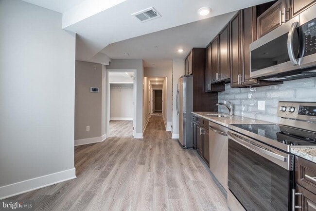 Foto del edificio - 421 N 39th St