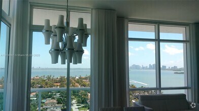 Building Photo - 7900 Harbor Island Dr