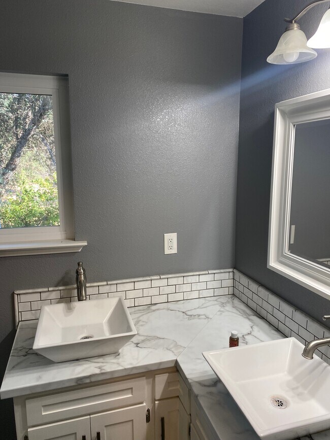 Building Photo - 42896 Country Club Dr W