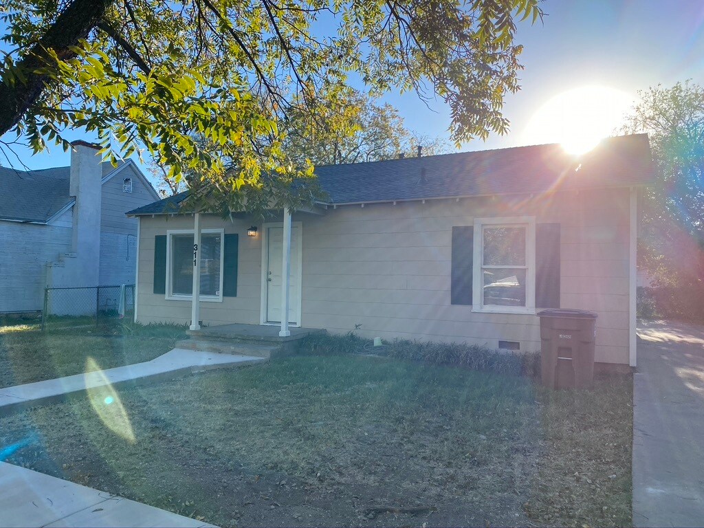 Primary Photo - 311 N Van Buren St